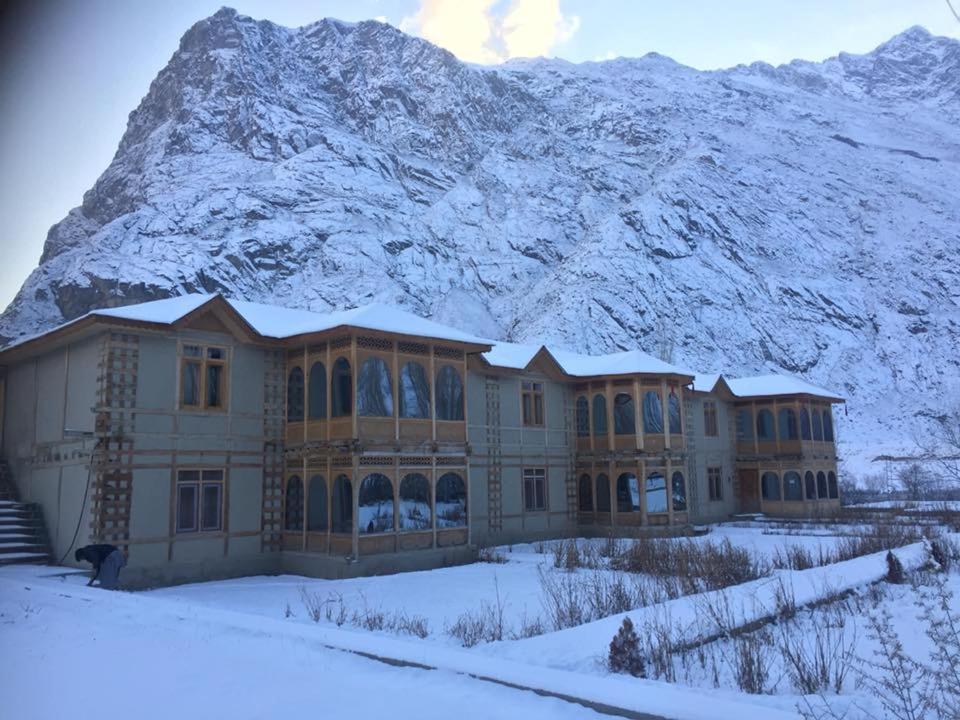Space Hotel Shigar Bagian luar foto
