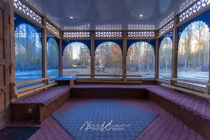 Space Hotel Shigar Bagian luar foto