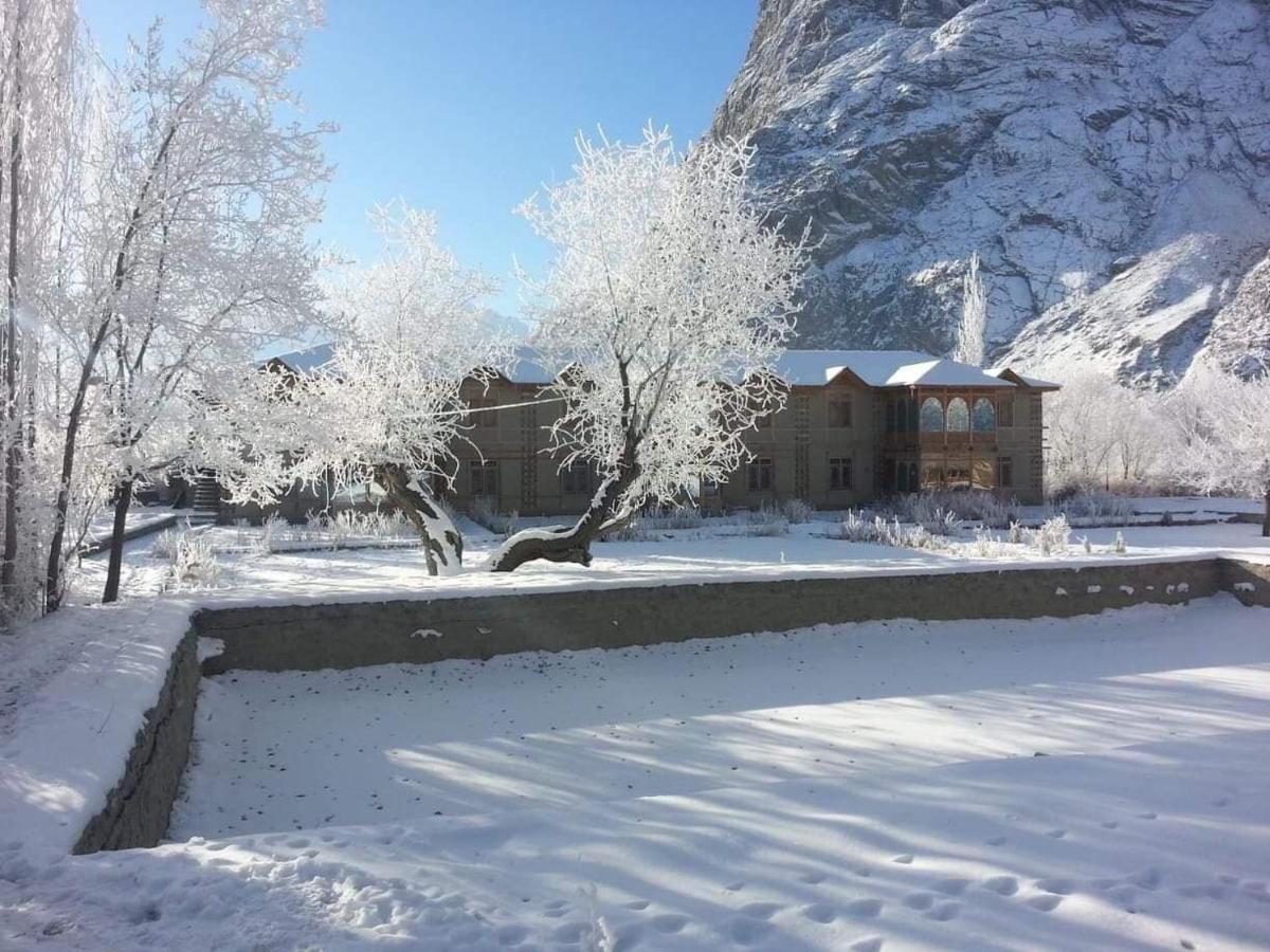Space Hotel Shigar Bagian luar foto