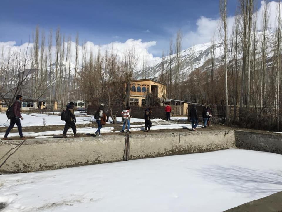 Space Hotel Shigar Bagian luar foto